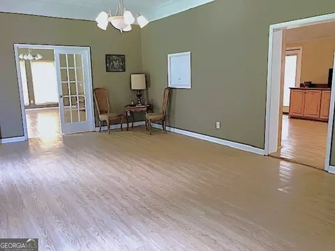 Living - 960 Mcentyre Loop SE, Calhoun, GA 30701 photo 5 of 9