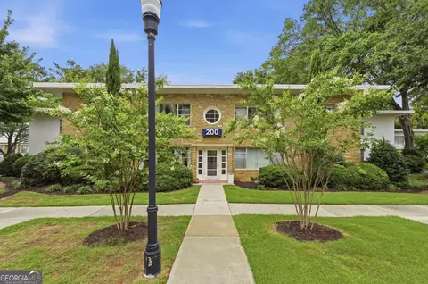 2240 Cheshire Bridge Rd NE #205, Atlanta, GA 30324