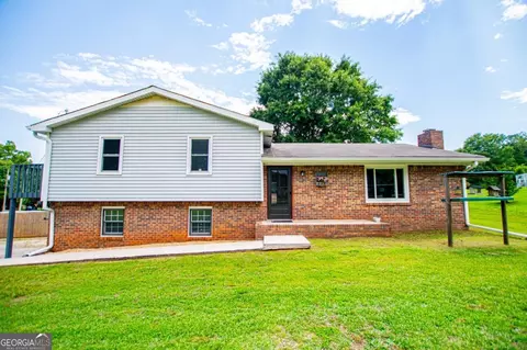 235 E Knight Dr, Carrollton, GA 30116