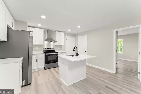 Kitchen - 239 E Currahee St, Toccoa, GA 30577 photo 3 of 4