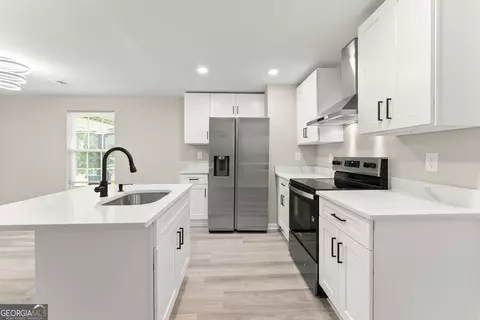 Kitchen - 239 E Currahee St, Toccoa, GA 30577 photo 2 of 4