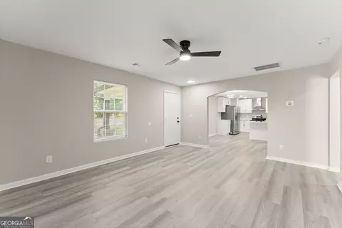 Living - 239 E Currahee St, Toccoa, GA 30577 photo 1 of 5