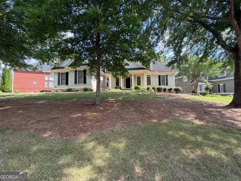 2704 Lost Lakes Dr, Powder Springs, GA 30127