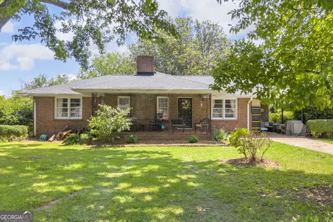 147 Clifford St, Loganville, GA 30052