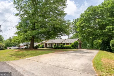 1334 Sherri Ln, Sugar Hill, GA 30518