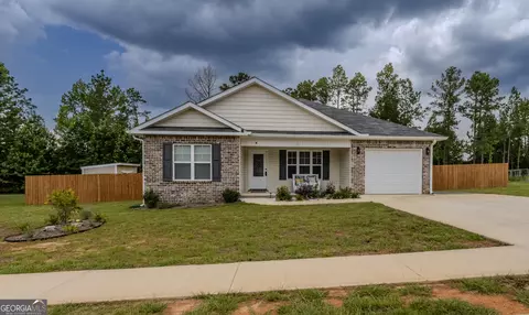 150 Long Pines Cir, East Dublin, GA 31027