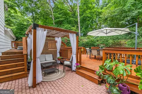 225 Royal Colony Ct, Alpharetta, GA 30022