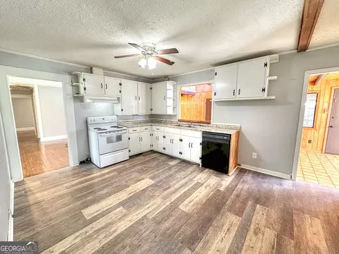 Kitchen - 129 Mallory Dr, Lagrange, GA 30241 photo 2 of 2