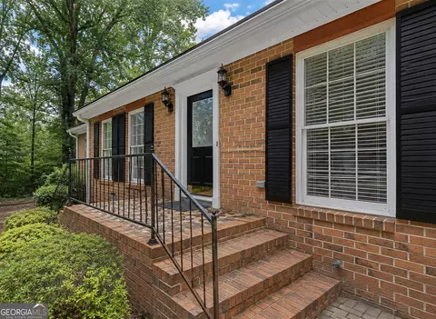 3705 Arrowhead Pl, Gainesville, GA 30506