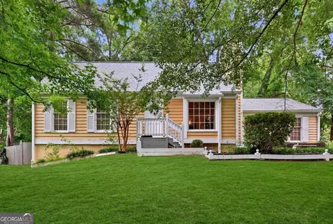 301 Hip Pocket Rd, Peachtree City, GA 30269