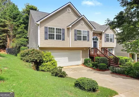 4353 Flat Stone Ln, Snellville, GA 30039