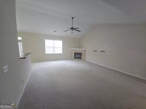 Living - 113 Christopher Dr, Byron, GA 31008 photo 2 of 2