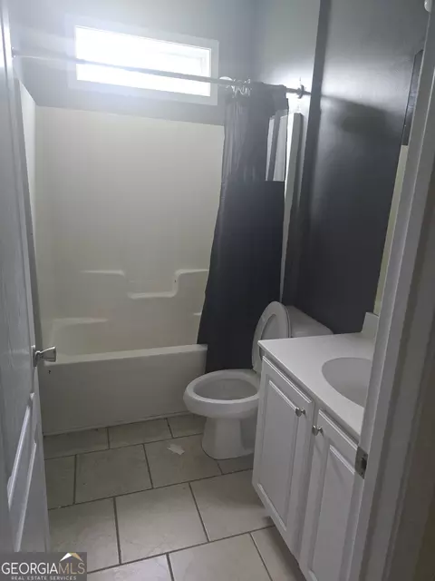 Bath - 113 Christopher Dr, Byron, GA 31008 photo 1 of 2
