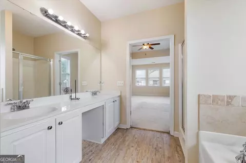 Entry Way - 113 Christopher Dr, Byron, GA 31008 photo 4 of 5