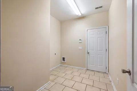 Entry Way - 113 Christopher Dr, Byron, GA 31008 photo 5 of 5