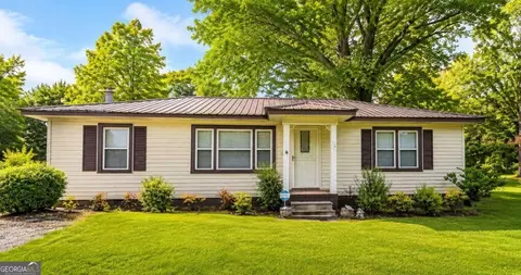 737 W College St, Bowdon, GA 30108