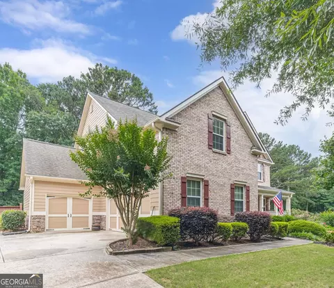 2504 Lois Ct, Loganville, GA 30052