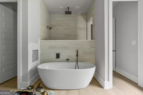 Bath - 109 Dub Walker Rd, Jackson, GA 30233 photo 1 of 4