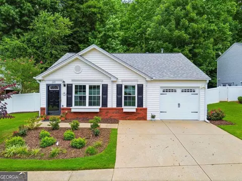 628 Spanish Oak Dr, Acworth, GA 30102
