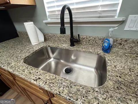 Kitchen - 111 Mockingbird Dr, Dublin, GA 31021 photo 7 of 12