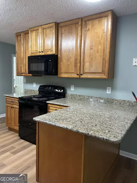 Kitchen - 111 Mockingbird Dr, Dublin, GA 31021 photo 1 of 12