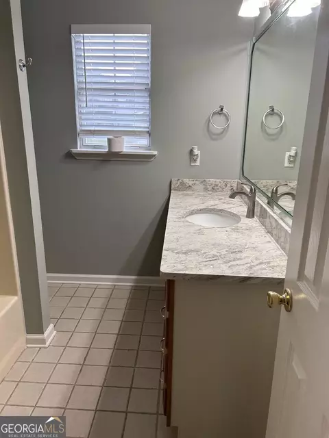 Bath - 111 Mockingbird Dr, Dublin, GA 31021 photo 1 of 5