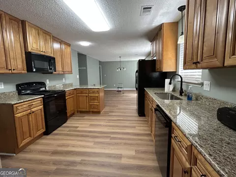 Kitchen - 111 Mockingbird Dr, Dublin, GA 31021 photo 6 of 12