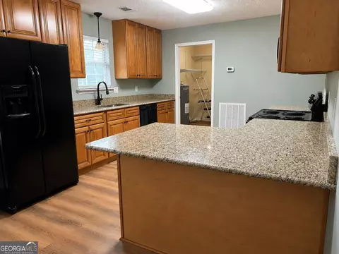 Kitchen - 111 Mockingbird Dr, Dublin, GA 31021 photo 3 of 12