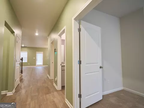 Entry Way - 110 Corn Field Cir, Perry, GA 31069 photo 2 of 9