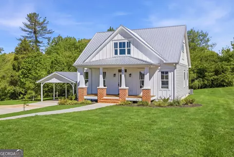 409 Roper Dr, Clarkesville, GA 30523