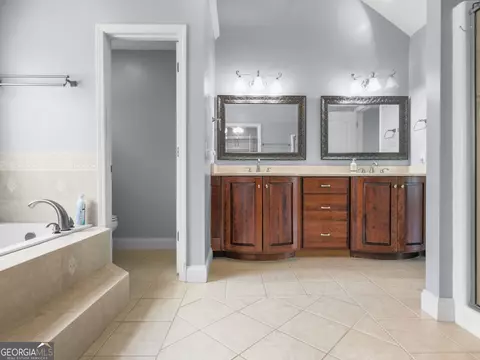 Bath - 120 Copper Creek Dr, Lagrange, GA 30240 photo 1 of 8