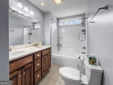 Bath - 120 Copper Creek Dr, Lagrange, GA 30240 photo 5 of 8