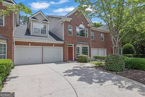 3003 Sterling Ct, Roswell, GA 30075