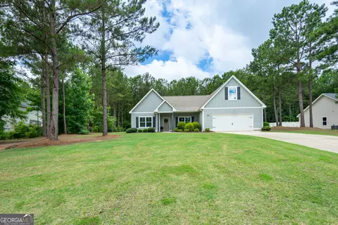 200 Fenwick Farms Dr, Lagrange, GA 30241