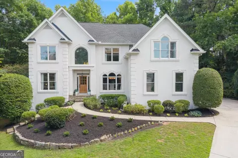 825 Eden Green Ct, Roswell, GA 30075