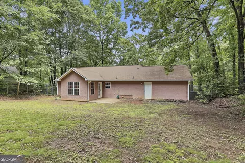 Exterior - 85 Apache Pointe Dr, Senoia, GA 30276 photo 5 of 7
