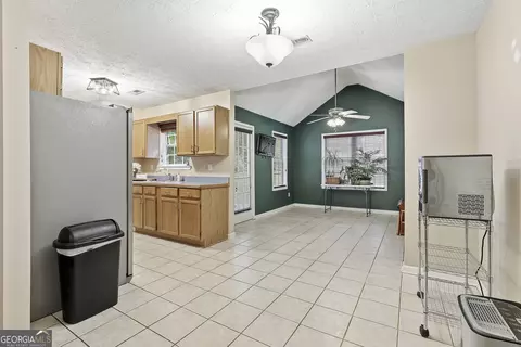 Entry Way - 85 Apache Pointe Dr, Senoia, GA 30276 photo 3 of 6