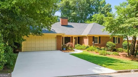 2792 Livsey Dr, Tucker, GA 30084