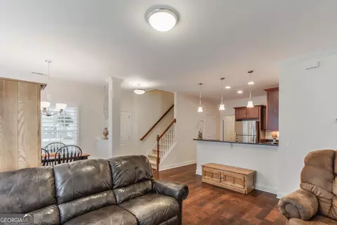 Living - 123 Regency Cir, Pooler, GA 31322 photo 2 of 2