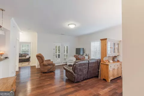 Living - 123 Regency Cir, Pooler, GA 31322 photo 1 of 2