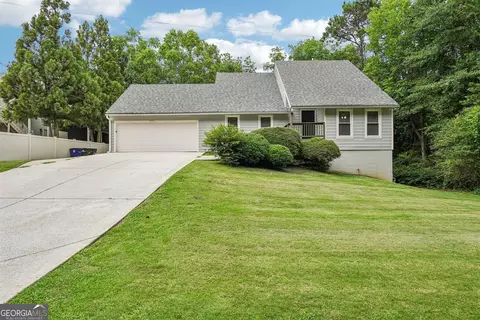 6921 Fairways Dr, Douglasville, GA 30134