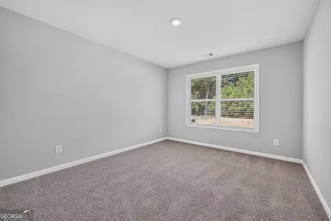 Bedroom - 354 Flying Eagle Dr, Commerce, GA 30529 photo 7 of 9
