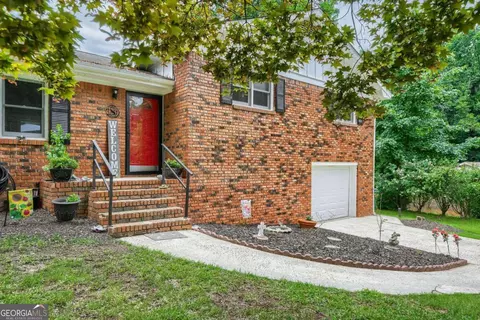 620 Ravenwood Dr, Woodstock, GA 30188