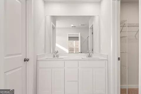 Entry Way - 8038 Dickens Dr, Fairburn, GA 30213 photo 4 of 7