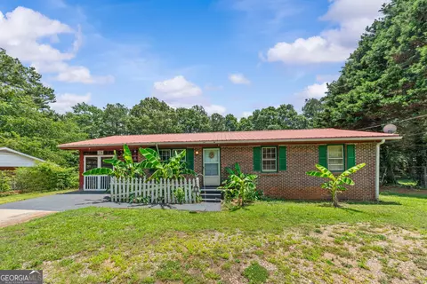 564 Peters St, Statham, GA 30666