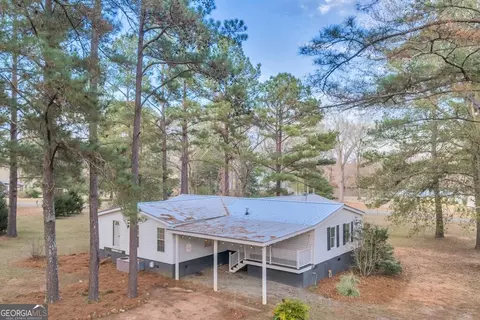 Exterior - 170 Gary Brewer Rd, Cobb, GA 31735 photo 7 of 8