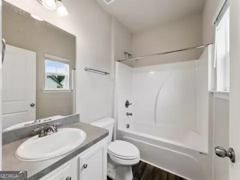 Bath - 1272 Towne Square Ct, Athens, GA 30607 photo 2 of 2