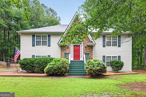 130 Creek Dr, Locust Grove, GA 30248