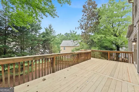 Exterior - 415 Fairford Ln, Duluth, GA 30097 photo 3 of 11