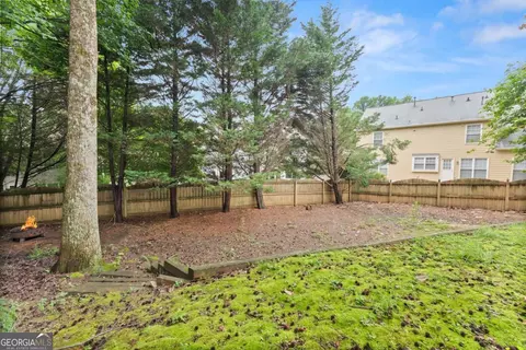Exterior - 415 Fairford Ln, Duluth, GA 30097 photo 4 of 11